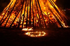 Brauchtumsfeuer, Lagerfeuer & Grillfeuer bei extremer Trockenheit