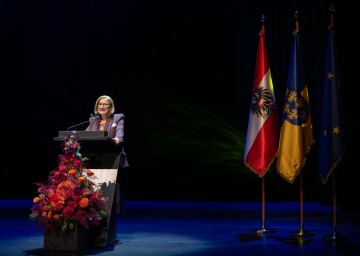 Landeshauptfrau Johanna Mikl-Leitner stelle bei ihrer Festrede beim Empfang zum Landesfeiertag im Festspielhaus St. Pölten Kinder und Familien in den Mittelpunkt.